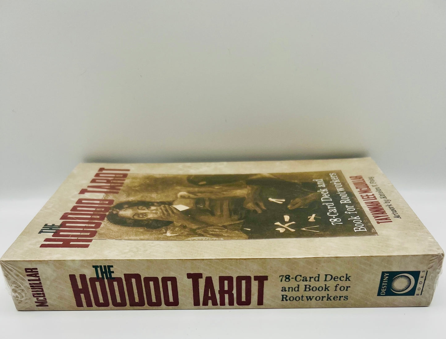 The Hoodoo Tarot Deck and Book