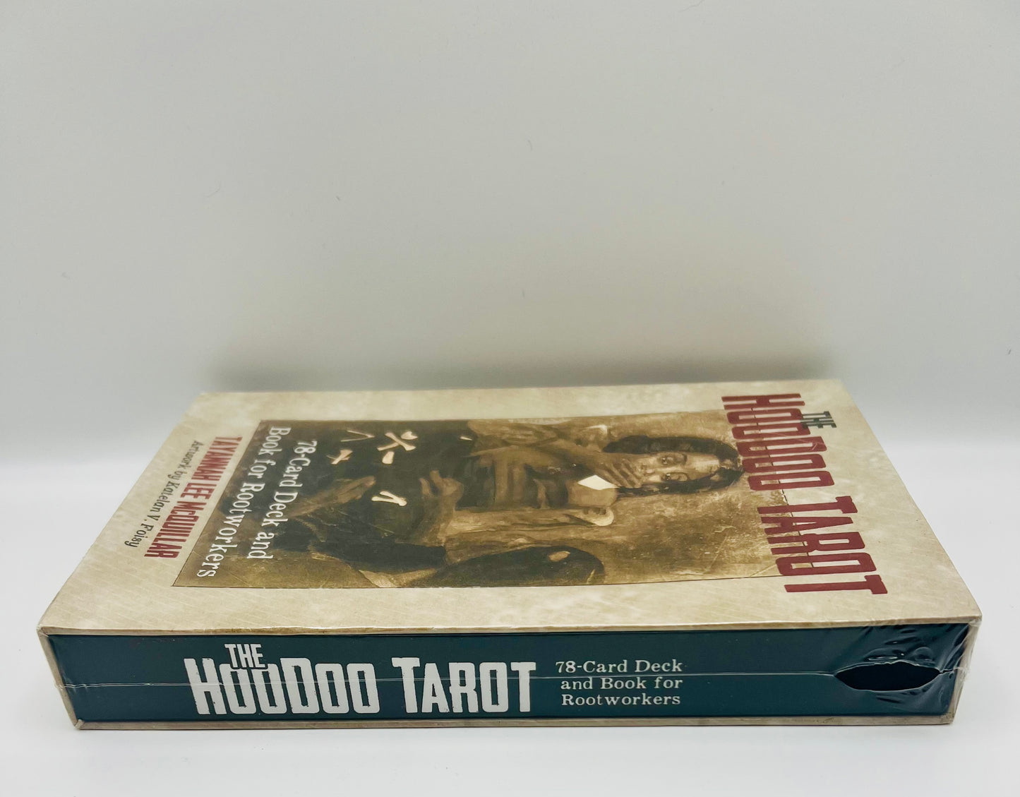 The Hoodoo Tarot Deck and Book